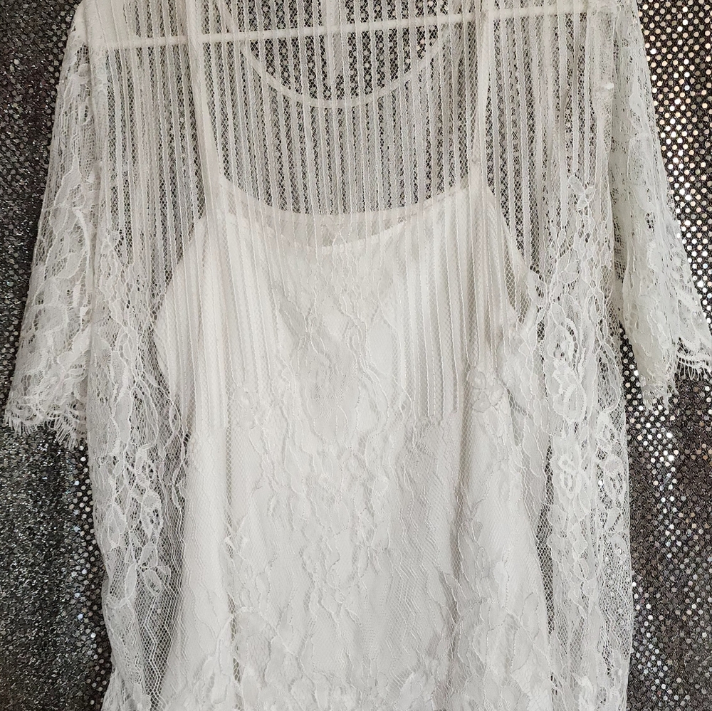 Lace n Shear Top - Picture 3 of 3